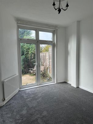 1 Bedroom Flat - Photo 1