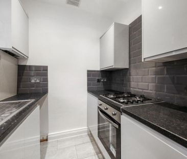 3 bedroom flat to rent - Photo 6