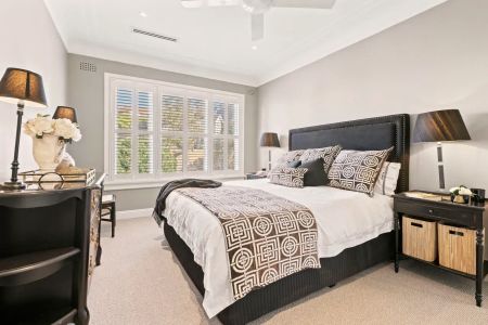 Harbour-View Elegance in a Boutique Art Deco Gem - Photo 2