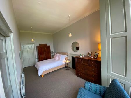 2 Bed Flat, New Town, EH2 - Photo 3