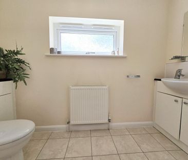 4 bedroom detached house to rent - Photo 6