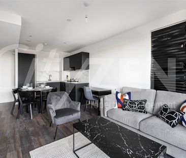 373 Horn Lane, London - Photo 3