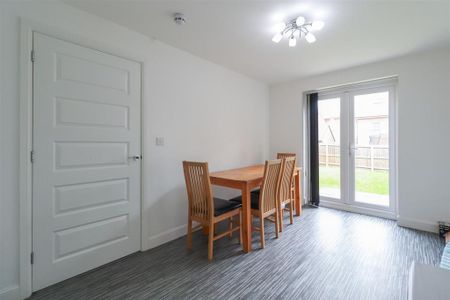 5 bedroom semi-detached house to rent - Photo 5