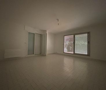 Location Appartement 3 pièces 80m² VILLENEUVE LES AVIGNON 30400 - Photo 1