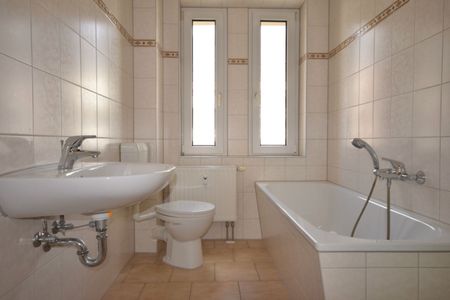 Laminat • Balkon mit Sonne • 2-Raum • Tageslichtbad mit Wanne • ruhige Lage • jetzt Termin machen! - Photo 3