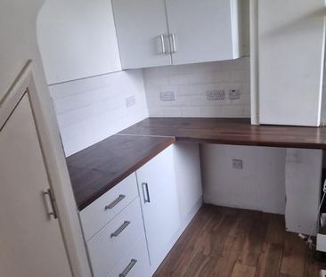 3 bedroom house of multiple occupation to rent - Photo 4