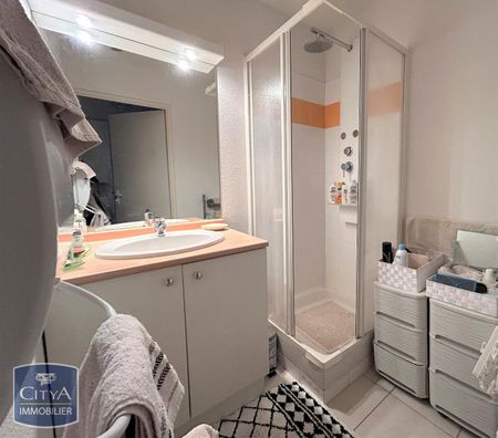 Location Appartement 2 pièces 50m² CAUSSADE 82300 - Photo 4