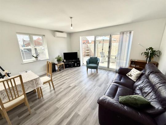 2 bedroom detached bungalow to rent - Photo 1