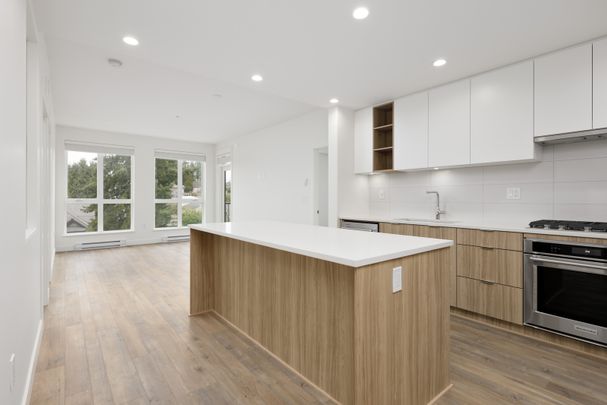 750 Dogwood St (4th Floor), Coquitlam - Photo 1