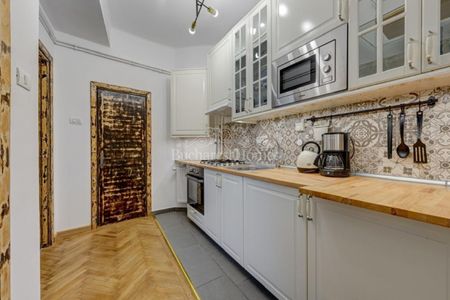 Charming Interwar apartment, Downtown - Photo 3