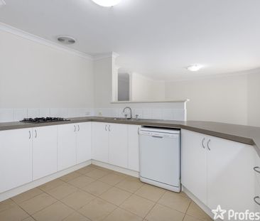 Spacious 4 X 2 in Fantastic Lakelands Location ! - Photo 6