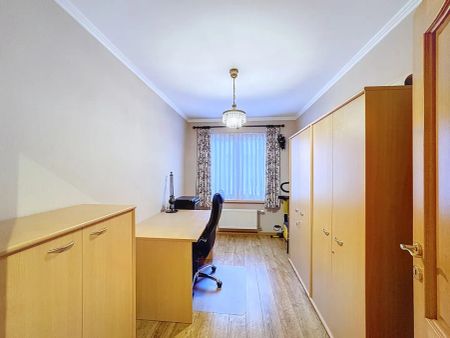 Centraal gelegen en ruim appartement - Photo 5