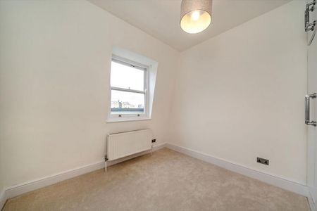 3 bedroom flat to rent - Photo 3