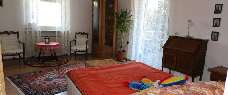 Hochwertig möblierte Wohnung mit großem Südbalkon - Foto 1