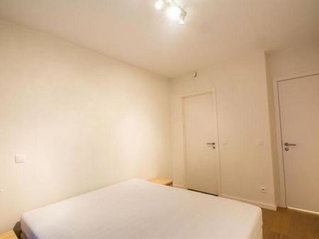 EVERE : APPARTEMENT MEUBLE 2 CHAMBRES + TERRASSE + PARKING - Evere - Photo 4