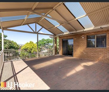 Spacious Family Home with Stunning Views in Hillvue - Photo 4