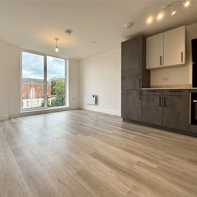 Commercial Road, Poole, Dorset, BH14 - Photo 1