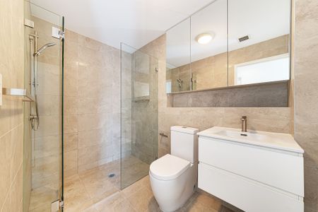 Immaculate Two Bedroom Apartment with Secure Parking - Photo 4