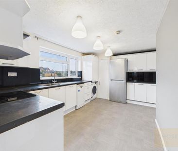 3 bedroom end of terrace house to rent - Photo 6