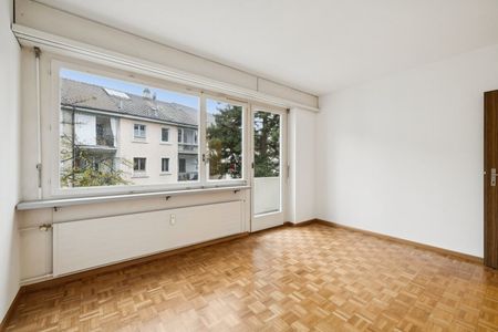 Luminous 3-room apartment with beautiful parquet in a central location in Basel - Photo 5