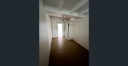 Kings Rd granny flat close to shops and ferry - Photo 2