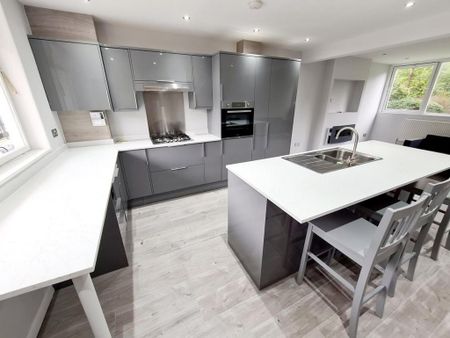 3 bedroom flat to rent - Photo 3