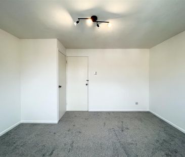 2 Bedroom House To Let - Photo 2
