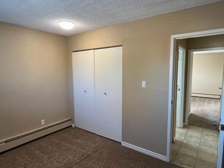 2 Bedroom Units in West Park!! - Photo 3