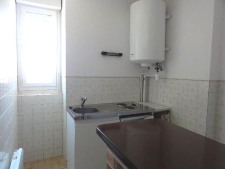 Location Appartement 1 pièce 25m² LE CREUSOT 71200 - Photo 2