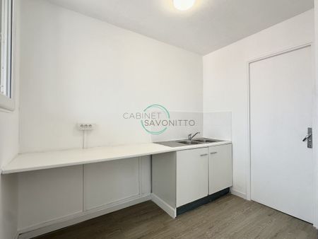 Location Appartement 3 pièces 62m² MARSEILLE 15ème - Photo 4
