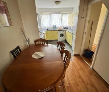 Room in a Shared Flat, Greenwood Road, E13 - Photo 1