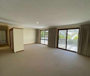 Three Bedroom Family Home - Photo 1