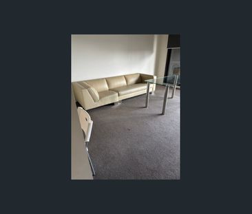 LIVE AT FULTON LANE GREAT ONE BEDROOM APARTMENT SO CLOSE TO RMIT UN... - Photo 1