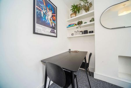 2 bedroom flat to rent - Photo 2