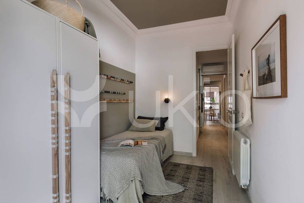 4 room luxury Flat for rent in Barcelona, Spain - Photo 1