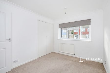 3 bedroom house to rent Bracken Road, Eastbourne, East Sussex, BN20 - Photo 3
