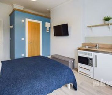 Fitzhamon Embankment, Cardiff - Photo 1