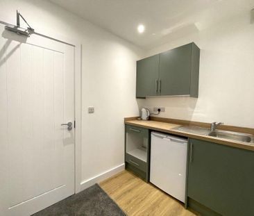 1 bedroom in a house share to rent - Photo 6