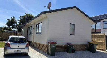 Modern, Fresh & Perfectly Positioned - Photo 4