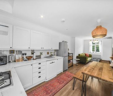 2 bedroom ground floor flat to rent - Photo 6