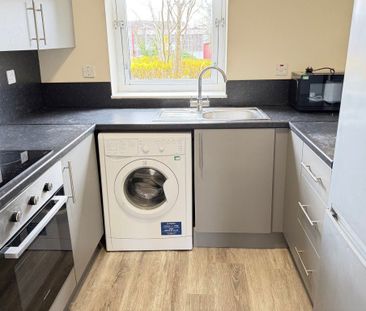 2 Bed Flat - Photo 6