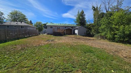 For Lease - 698 Burton Drive, Innisfil, Ontario - Photo 3