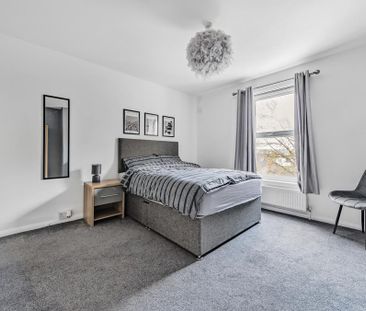 1 bedroom in a house share to rent - Photo 4