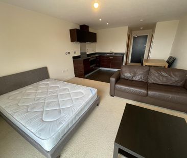 Studio to rent - Photo 2