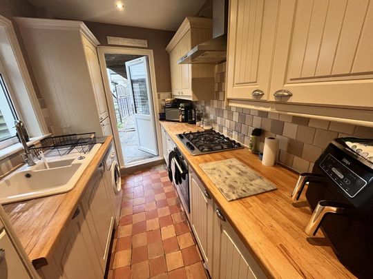 2 bedroom terraced house to rent - Photo 1