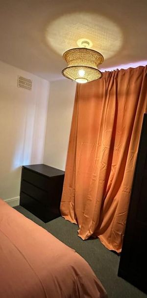 4 bedroom house of multiple occupation to rent - Photo 1