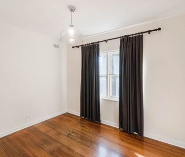 Renovated home with great location! - Photo 2