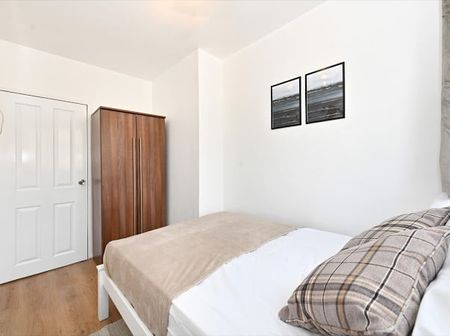 Room in a Shared Flat, Tildesley Road, SW15 - Photo 3