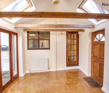 4 bedroom detached house to rent - Photo 5