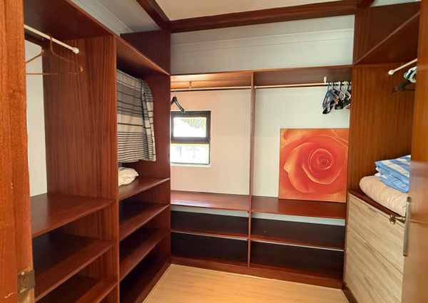 Excellent 1 bedroom flat with generous areas well located in Albufeira.